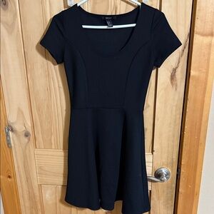 Forever 21 Black Short Sleeve Dress